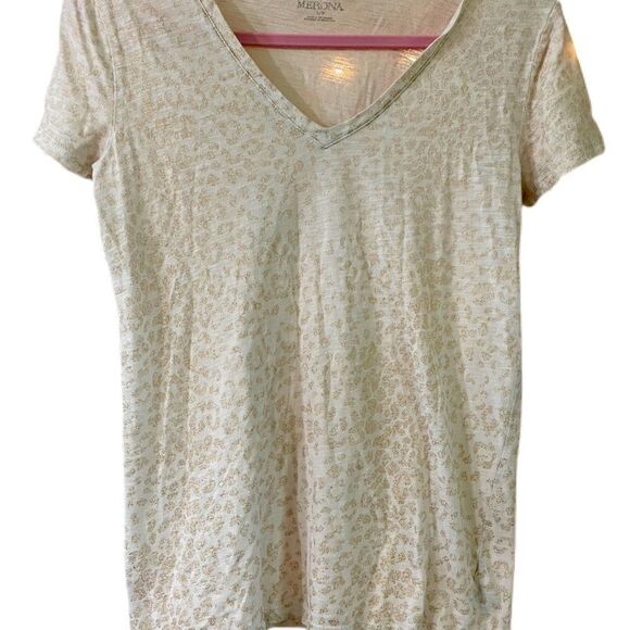 ⭐️5/$25 Merona Woman’s Small V neck Tshirt cream w cheetah - Picture 1 of 1